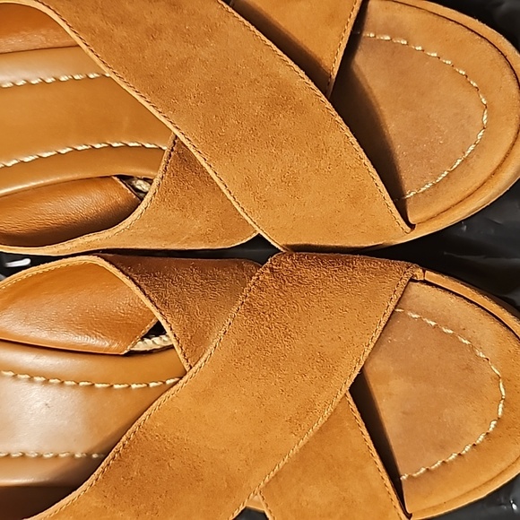 Torch Burch Tan Leather Suede Gold Logo Espadrille Wedges Sz 7.5 - Picture 2 of 6